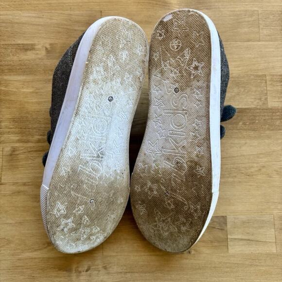 Fabkids Casual School Shoes Easy closure Multi Strap Sneaker Grey size US 4 - Picture 9 of 12